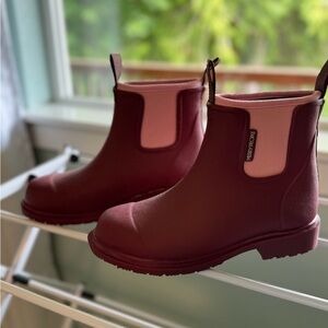 Never used MERRY PEOPLE rain boots